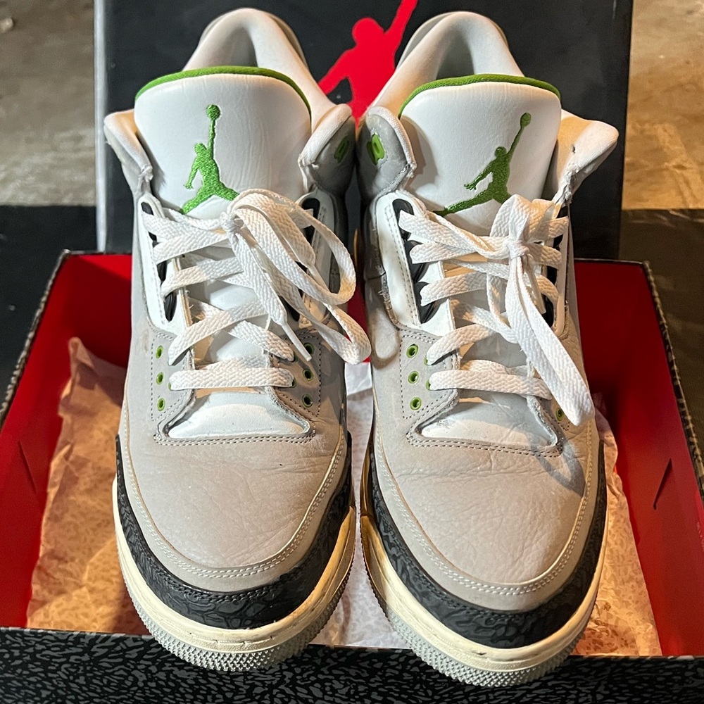 Jordan Retro 3 Athletic Shoes White and Gray SZ 14